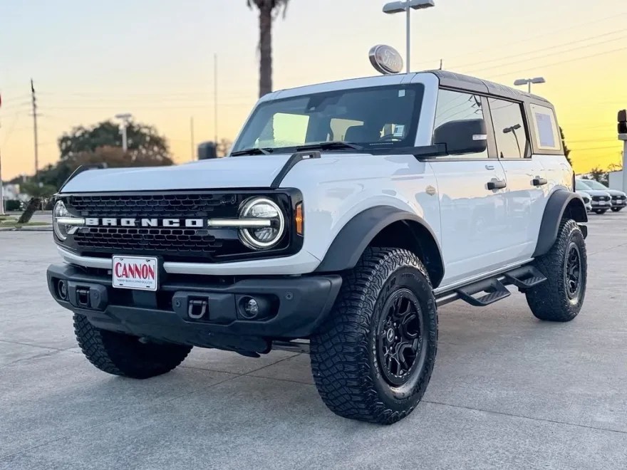 2023 Ford Bronco Base Big Bend Black Diamond Outer Banks Badlands Wildtrak Everglades photo 1