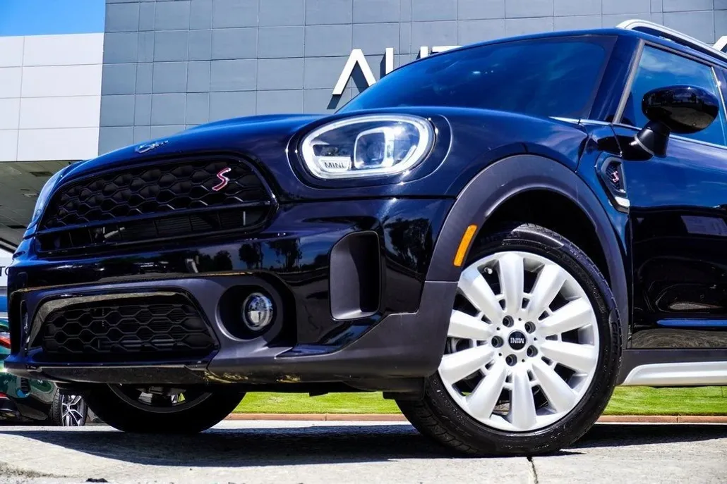 2022 Mini Cooper Signature photo 1