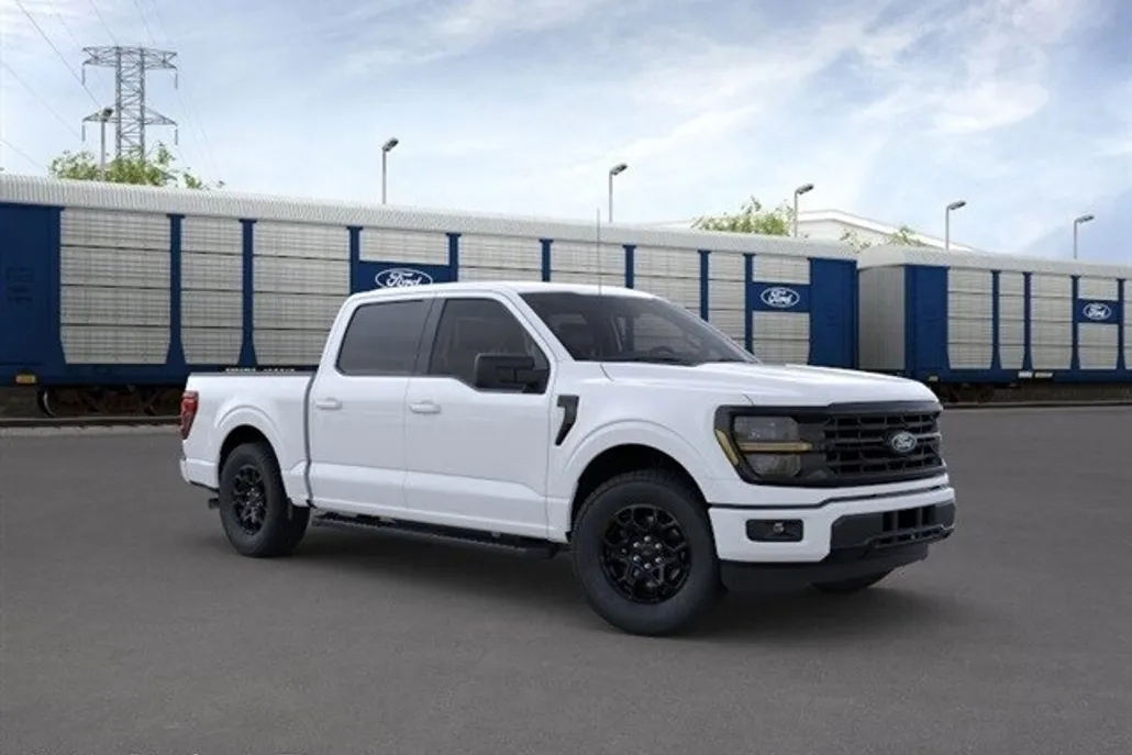 2025 Ford F-150 XLT photo 1