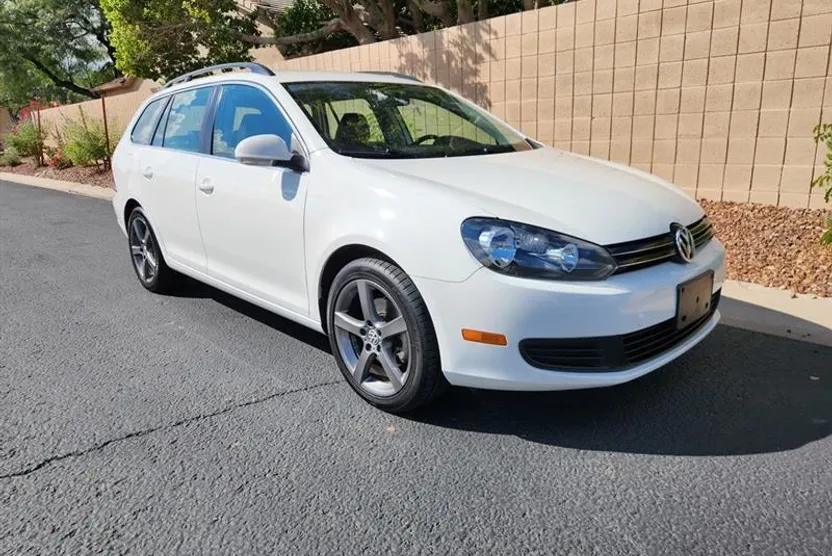 2010 Volkswagen Jetta SportWagen 2.5 SE TDI photo 1
