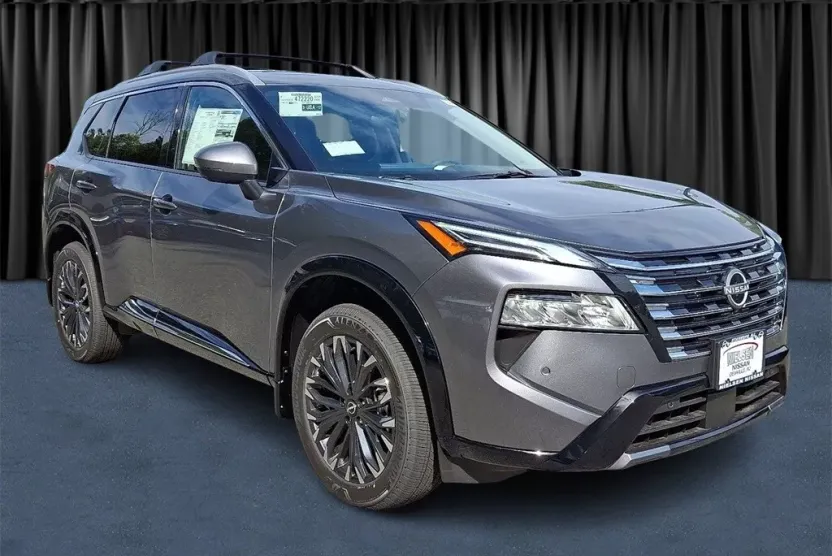 2026 Nissan Rogue Platinum photo 1