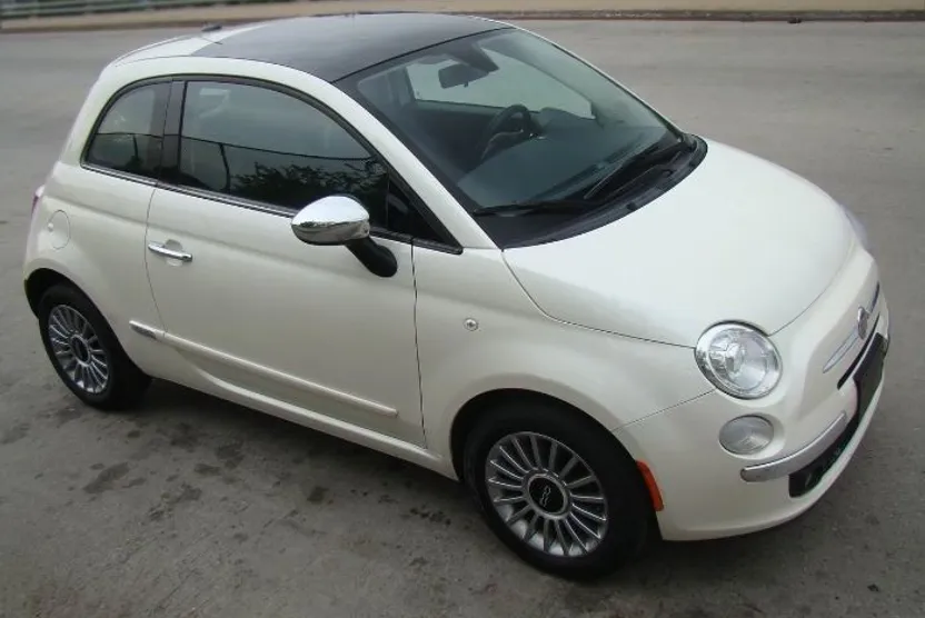 2012 Fiat 500 Lounge photo 1