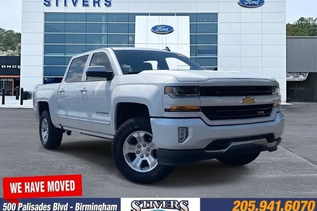 2018 Chevrolet Silverado 1500 LT photo 1