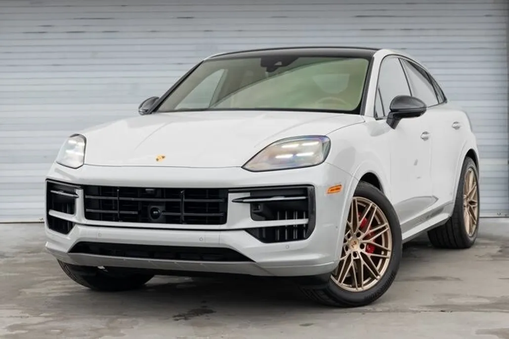 2024 Porsche Cayenne Coupe S photo 1