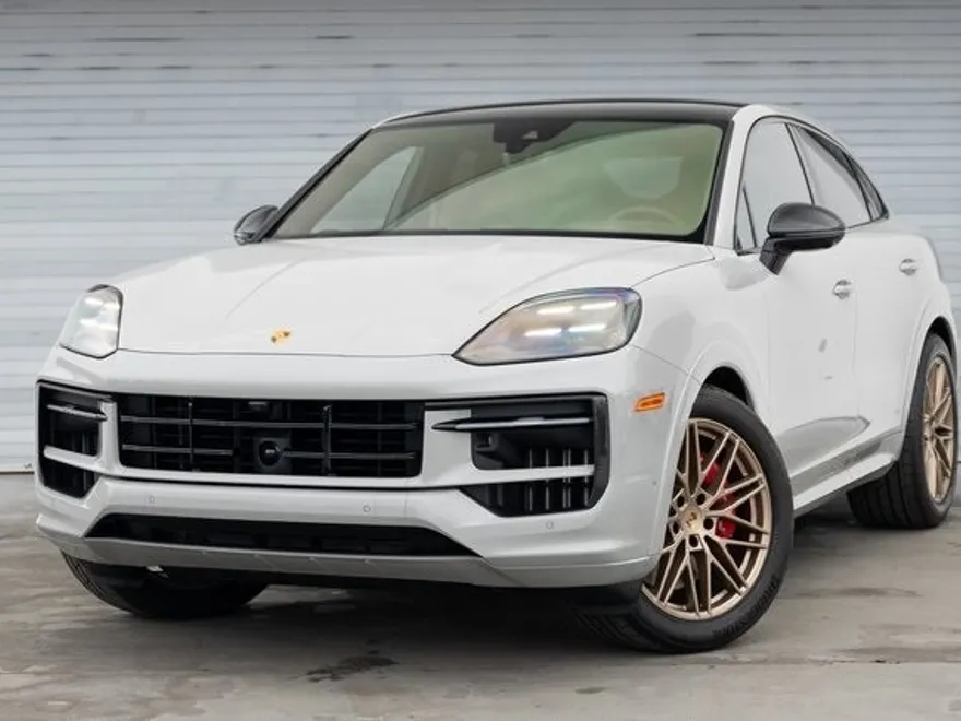 2024 Porsche Cayenne Coupe S photo 1
