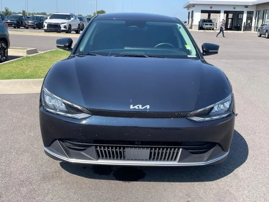 2024 Kia EV6 Light photo 1