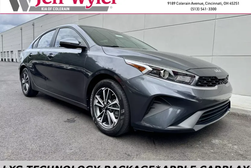 2023 Kia Forte LXS photo 1