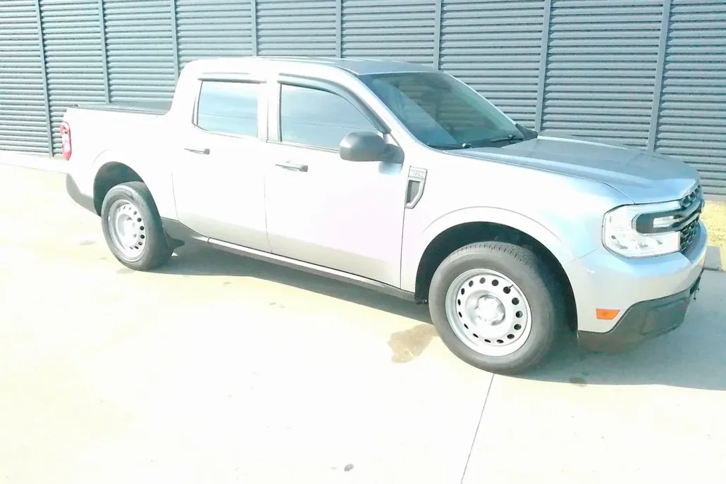 2022 Ford Maverick XL photo 1