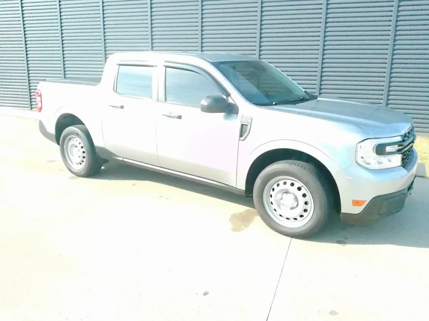 2022 Ford Maverick XL photo 1