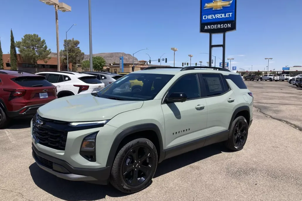 2026 Chevrolet Equinox LT photo 1