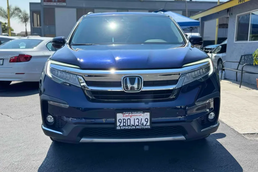 2022 Honda Pilot Touring photo 1