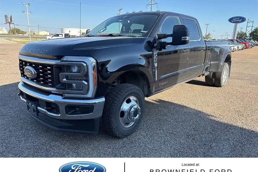 2023 Ford F-350 Lariat photo 1