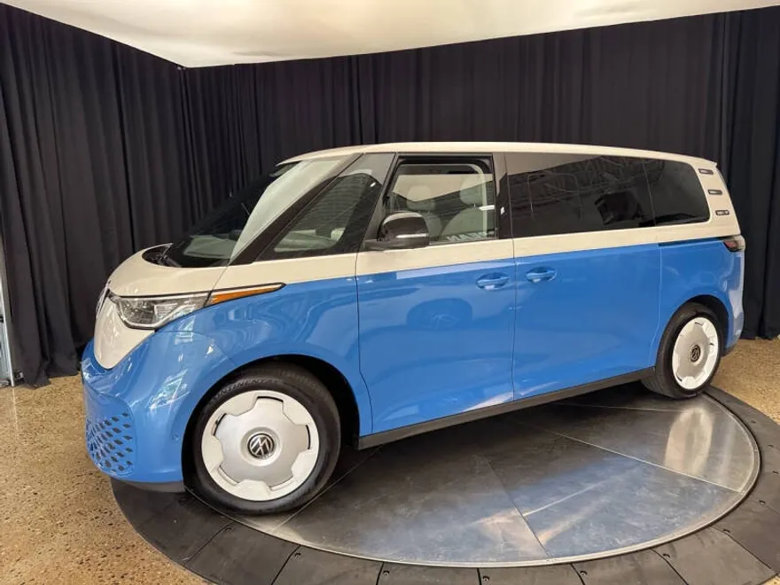 2025 Volkswagen ID. Buzz photo 1