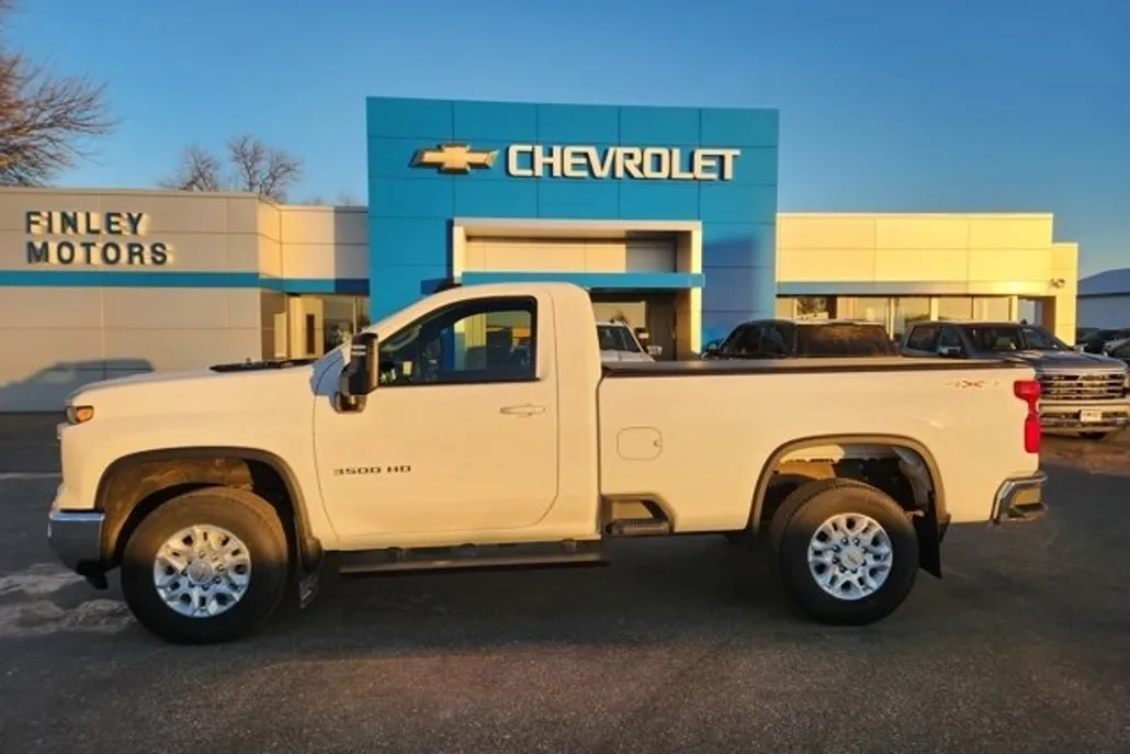 2024 Chevrolet Silverado 3500HD LT photo 1