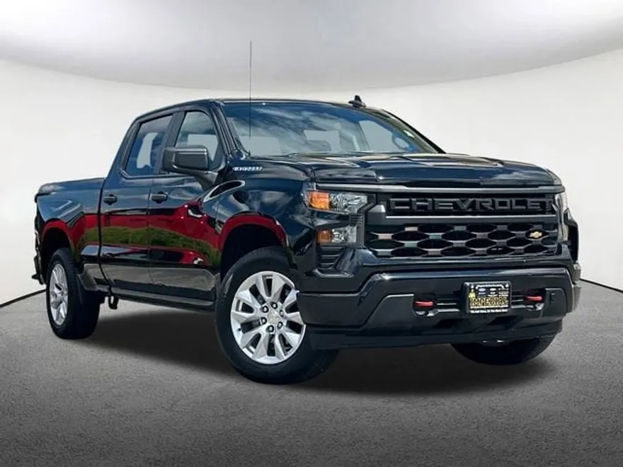 2022 Chevrolet Silverado 1500 Custom photo 1