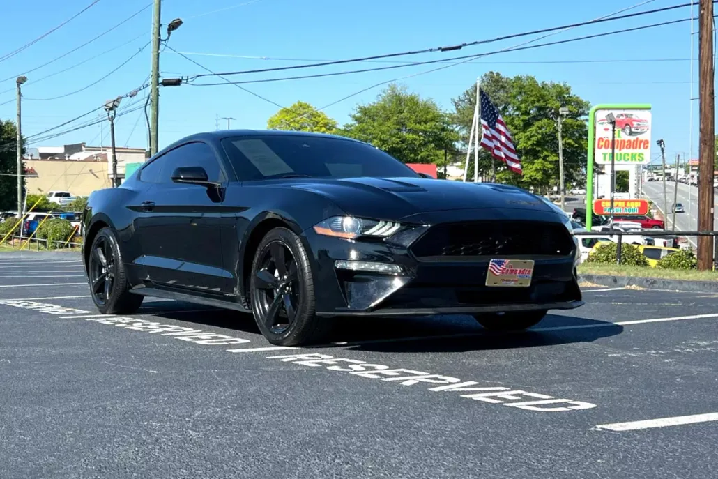 2022 Ford Mustang EcoBoost photo 1