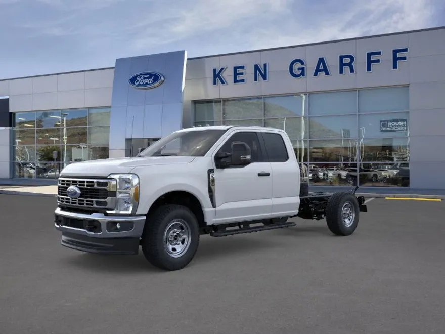 2025 Ford F-350 XL photo 1