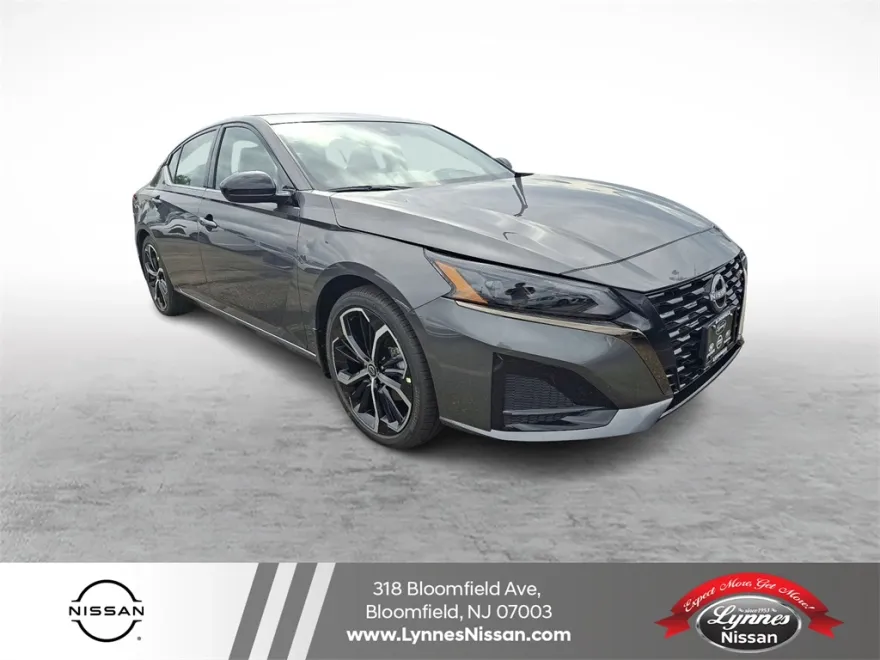 2025 Nissan Altima SR photo 1