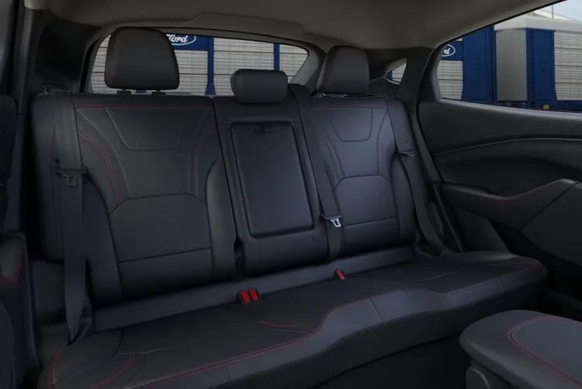 2025 Ford Mustang Mach-E Premium photo 7