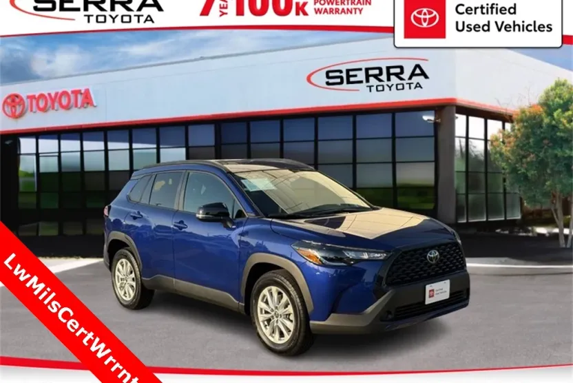2025 Toyota Corolla Cross LE photo 1