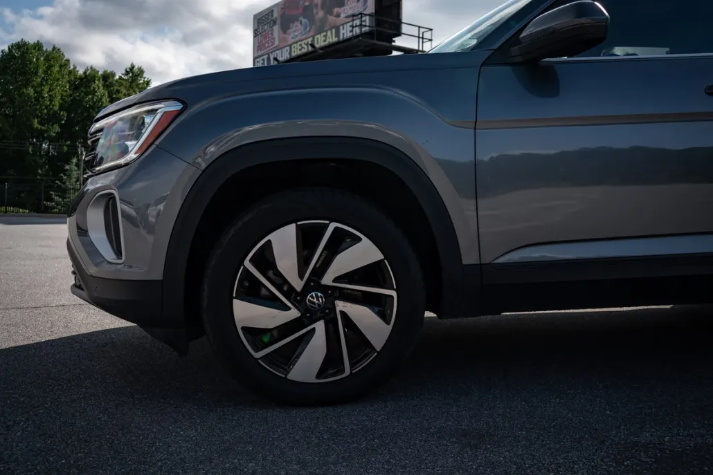 2024 Volkswagen Atlas SE Technology photo 1