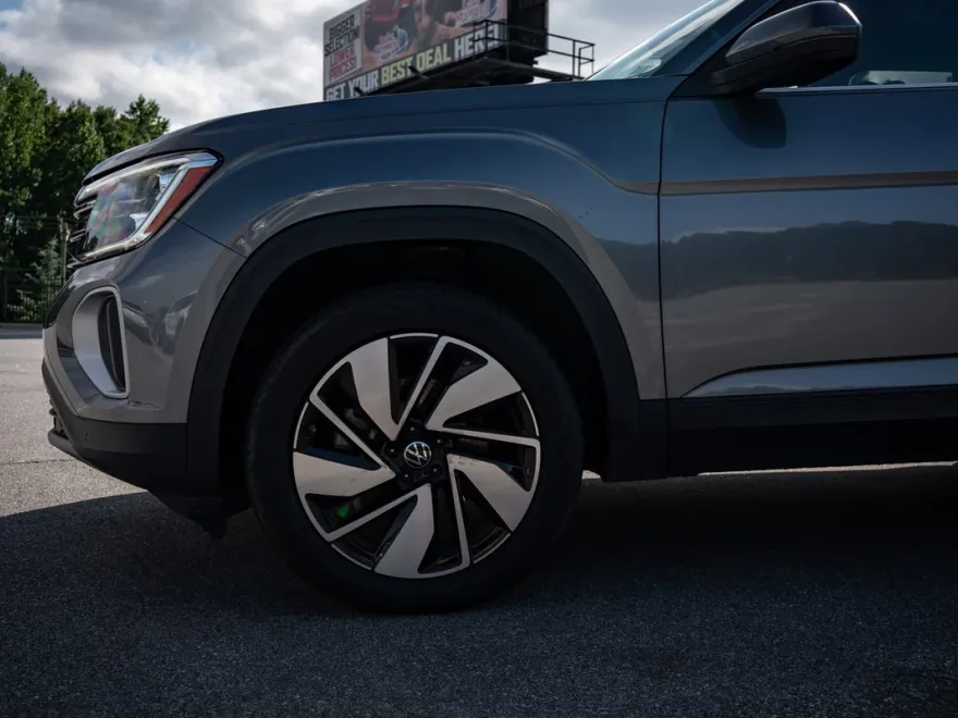 2024 Volkswagen Atlas SE Technology photo 1