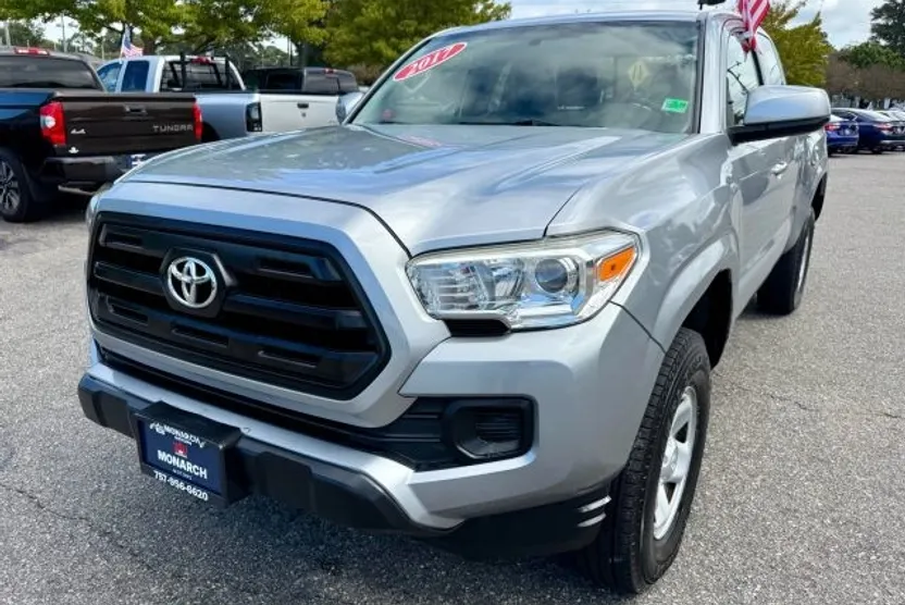 2017 Toyota Tacoma Access Cab SR photo 1