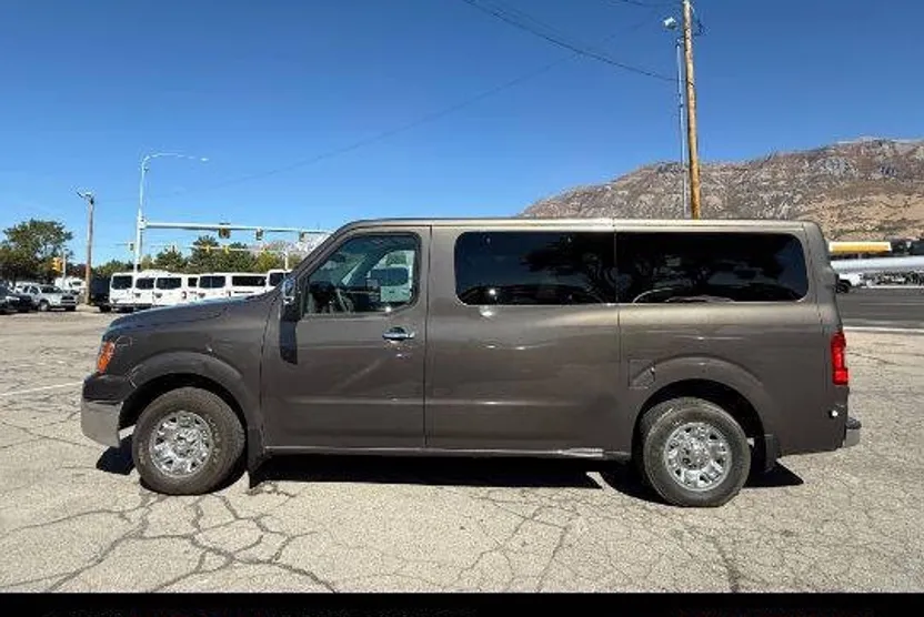 2016 Nissan NV3500 SL photo 1
