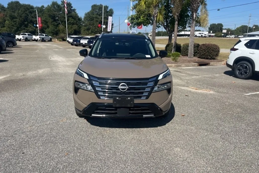 2024 Nissan Rogue Platinum photo 1