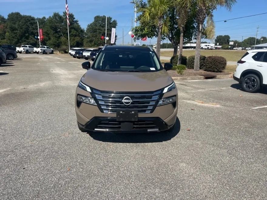 2024 Nissan Rogue Platinum photo 1