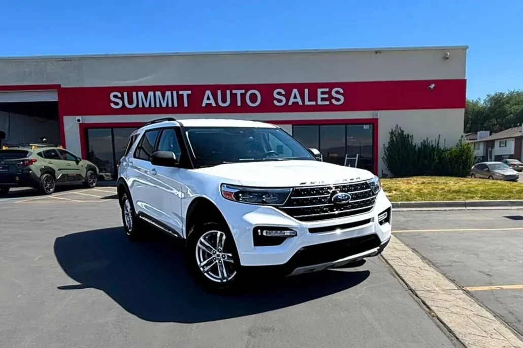 2021 Ford Explorer XLT Sport photo 1