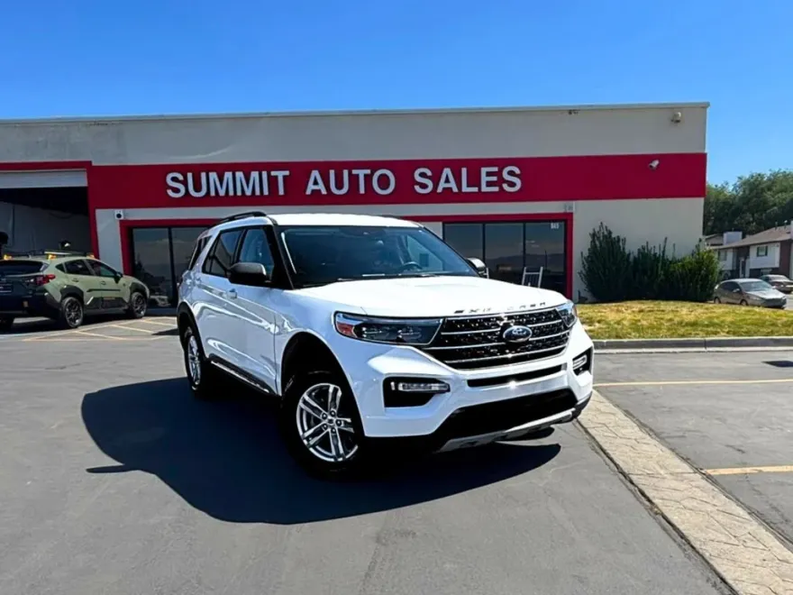 2021 Ford Explorer XLT Sport photo 1
