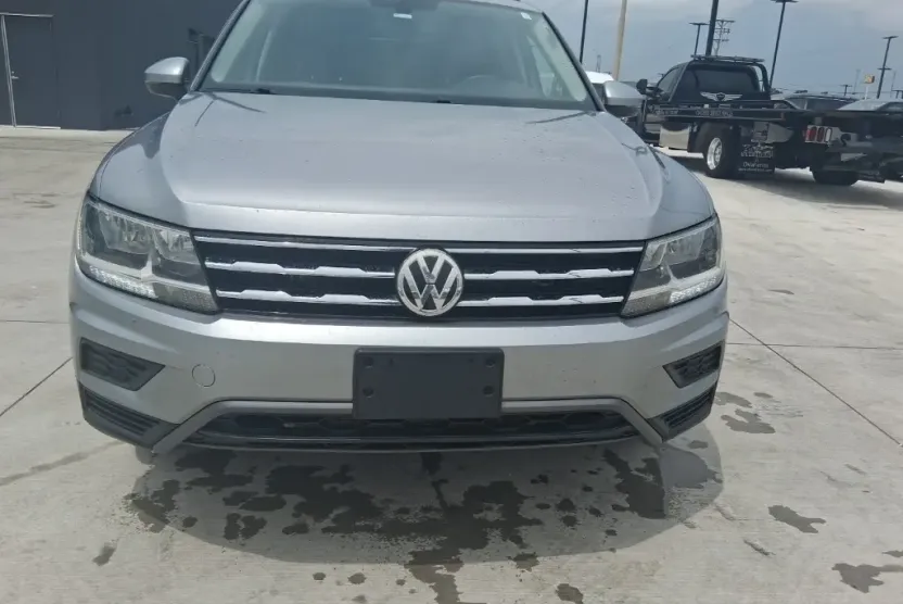 2021 Volkswagen Tiguan R-Line Black SEL photo 1