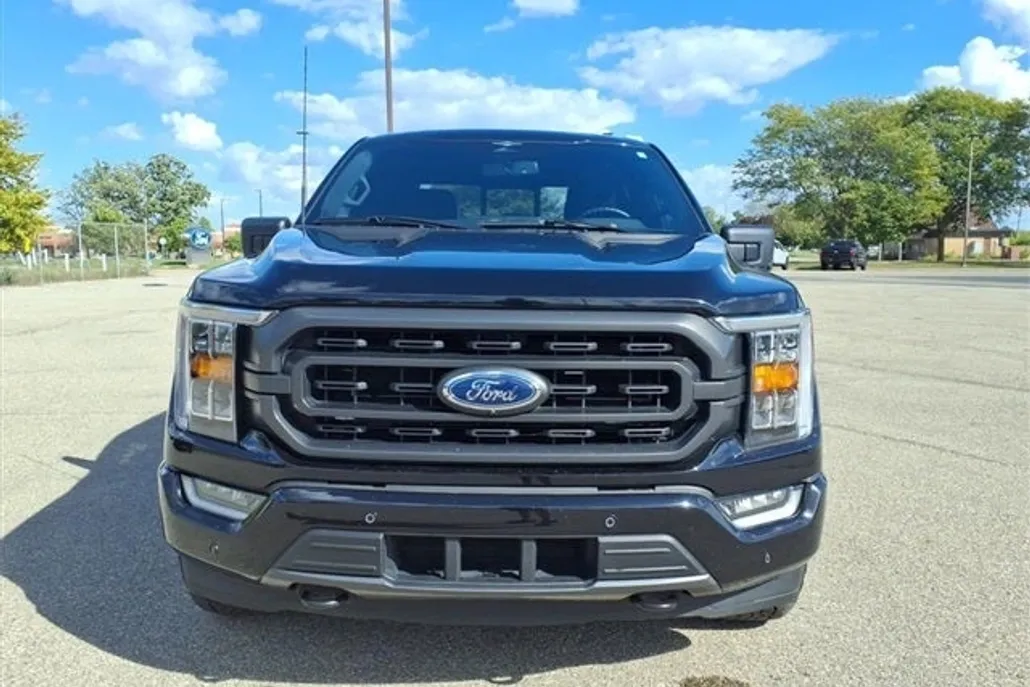2023 Ford F-150 XLT photo 1