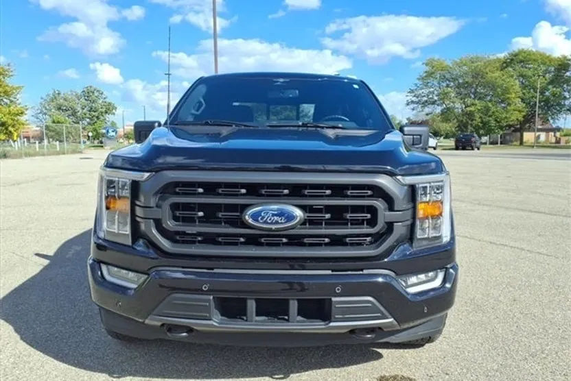 2023 Ford F-150 XLT photo 1
