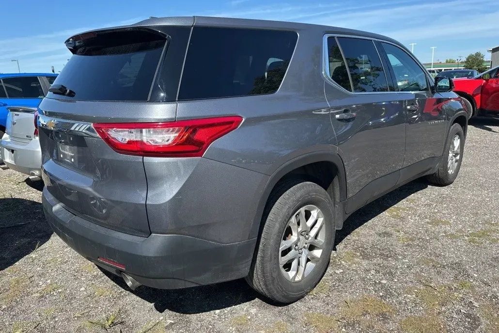 2019 Chevrolet Traverse LS photo 1