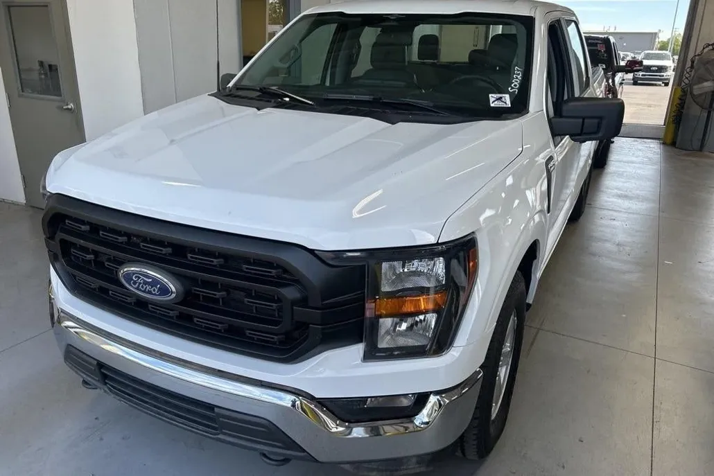 2023 Ford F-150 XL photo 1