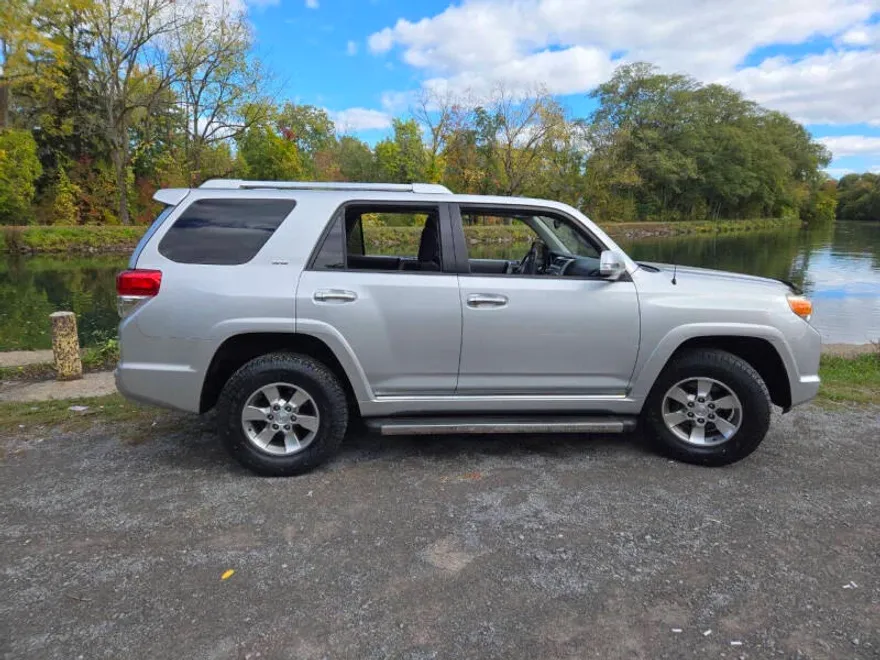 2011 Toyota 4Runner SR5 photo 1