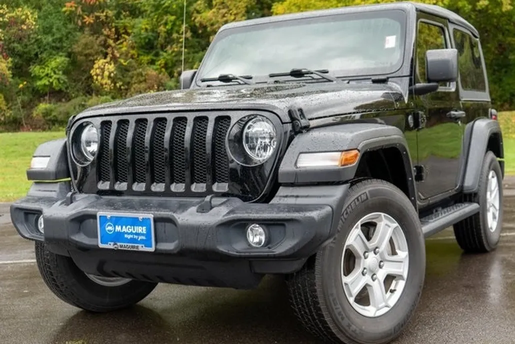 2022 Jeep Wrangler Sport S photo 1