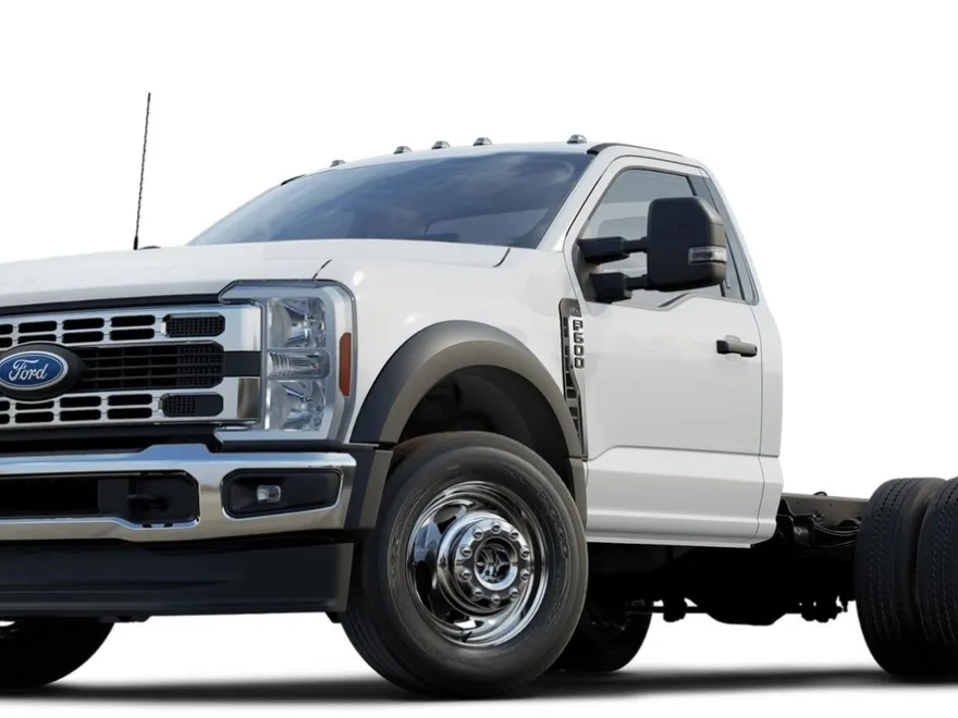 2025 Ford F-600 photo 1