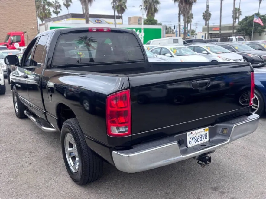 2002 Dodge Ram SLT photo 1