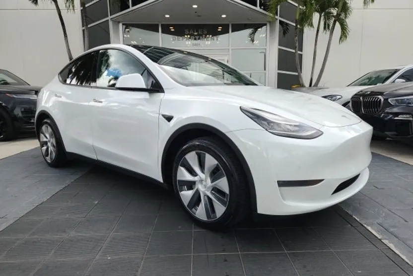 2020 Tesla Model Y Long Range photo 1