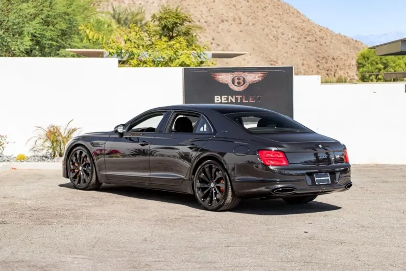 2025 Bentley Flying Spur photo 1