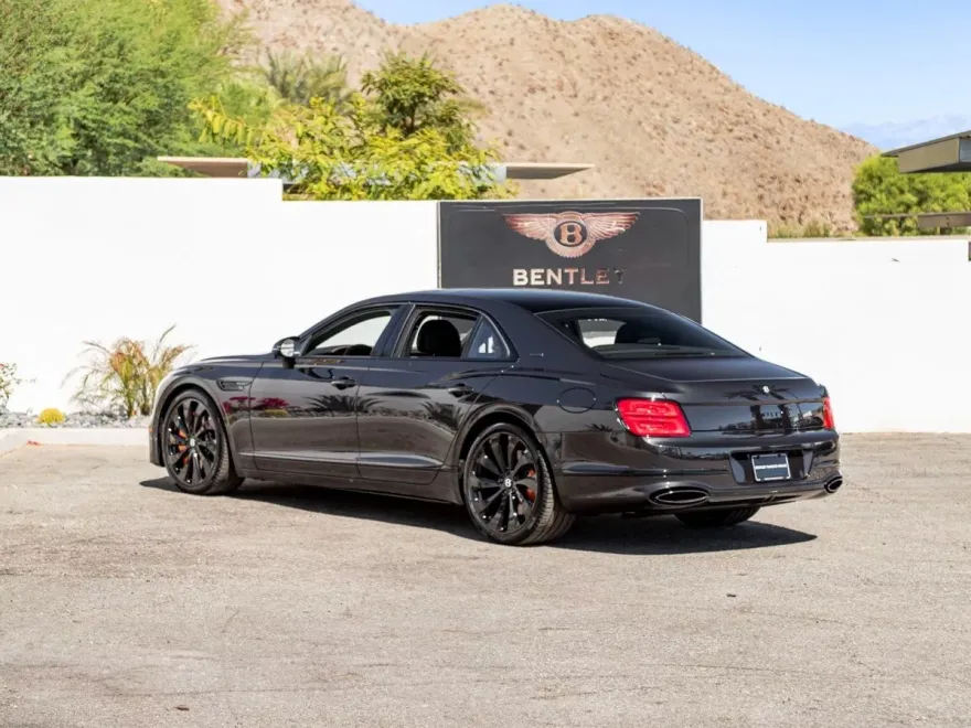 2025 Bentley Flying Spur photo 1