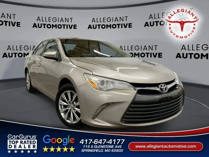 2015 Toyota Camry XLE photo 1