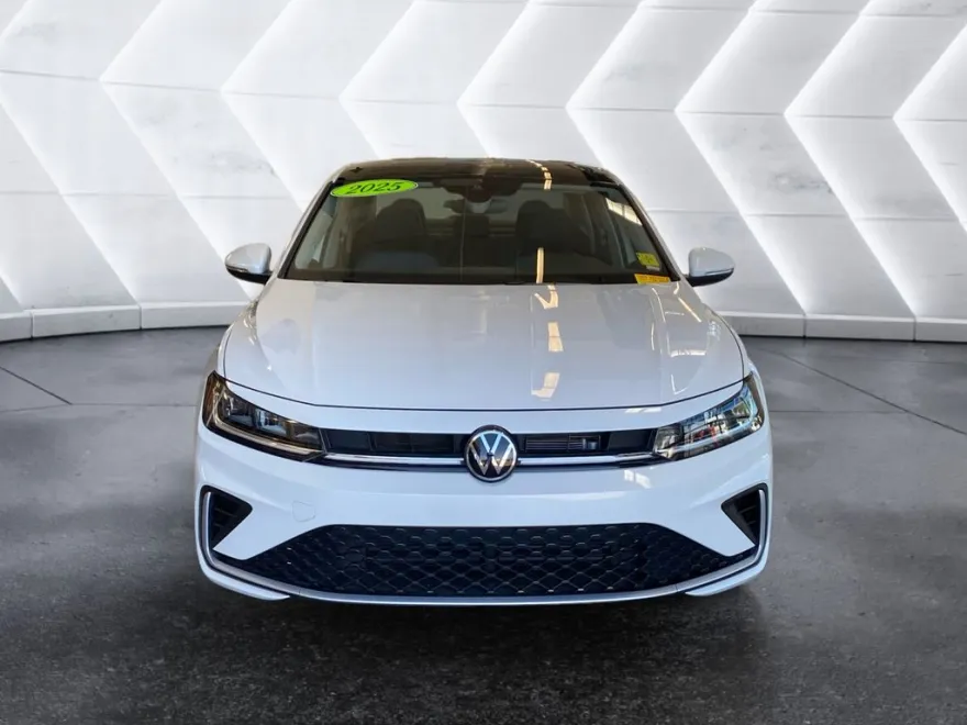 2025 Volkswagen Jetta 1.5T SEL photo 1