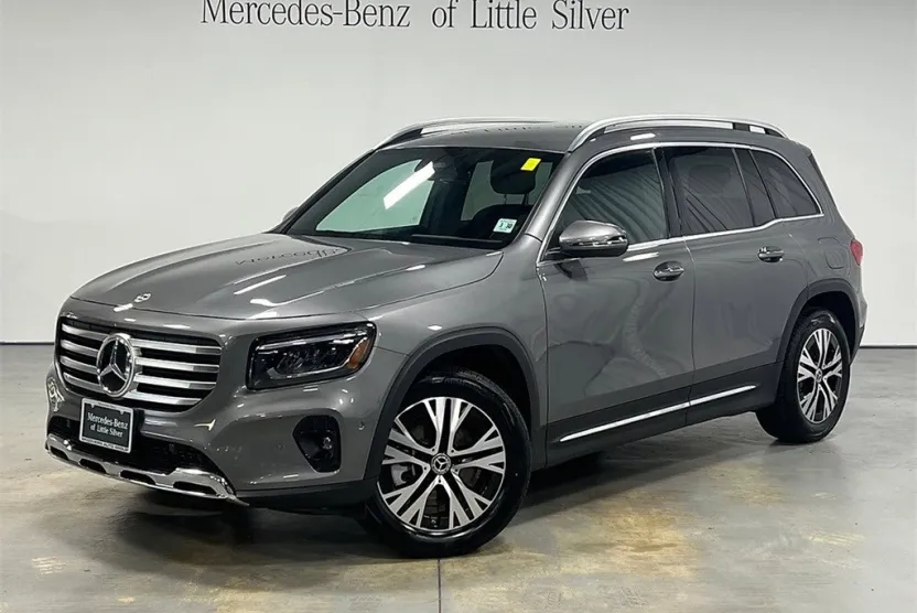 2025 Mercedes Benz GLB 250 4MATIC photo 1