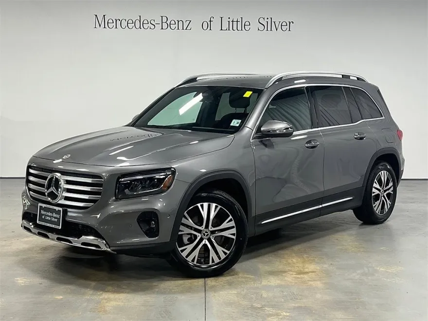 2025 Mercedes Benz GLB 250 4MATIC photo 1