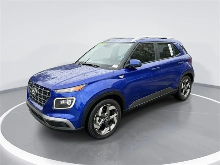 2024 Hyundai Venue Limited photo 1