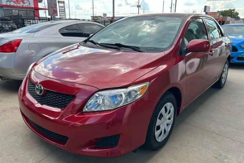 2010 Toyota Corolla LE photo 1